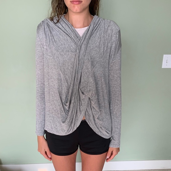 sun and moon gray crossover long sleeve sweater top
Pullover Drop Shoulder Wrap - Picture 10 of 10